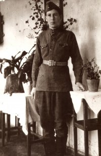Призывник из ТНР, артиллерист Георгий Абросимов