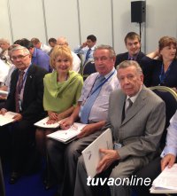 Два представителя Тувы - Дина Оюн и Алексей Пиманов - выступили учредителями Всероссийского Народного Фронта