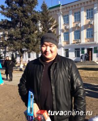 День Народного единства в Туве отметили конкурсами, концертом и «Хлебным домиком»