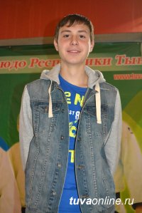 Борис Кульбистеев: «Школьные футбольные команды заметно подтянулись. Техника появилась. Стали думать головой»