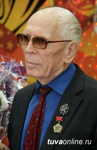 Вручены юбилейные медали "100 лет городу Кызылу"