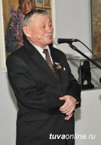 Известный камнерез Дондук Дойбухаа награжден медалью «100 лет городу Кызылу» Известный камнерез Дондук Дойбухаа награжден медалью «100 лет городу Кызылу»