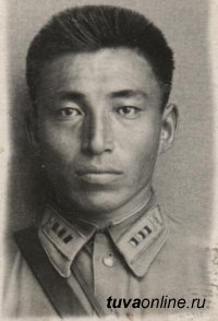 Супруги Дончут Куулар и Дарья Намзырай, тувинский добровольческий эскадрон. Бои за Украину Супруги Дончут Куулар и Дарья Намзырай, тувинский добровольческий эскадрон. Бои за Украину