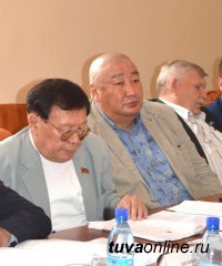 Депутаты Хурала представителей утвердили исполнение бюджета города Кызыла за 2015 год