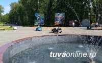 В Национальном парке Тувы можно покататься на самых разных аттракционах, измерить давление и подраться подушками