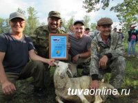 В День рыбака Аржаан Ондар выловил хариуса больше 1 кг весом