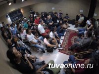 Китайские поклонники «Хун-Хурту» атаковали артистов фотографиями в соцсетях