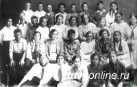 Из фотографий выпускников школы № 1 будет составлена экспозиция, посвященная 100-летию школы