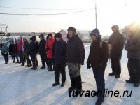 Ваяние скульптур изо льда у Новогодней елки Кызыла – можно увидеть в эфире кабельного ТВ «Риванета»