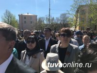 На площади Победы сегодня в 11 часов состоится церемония возложения венков к памятнику павшим