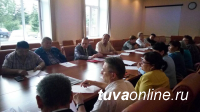 Партийцы Тувы проверили ход благоустройства дворовых территорий, вошедших в партпроект «Городская среда»