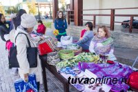 В День города на территории ключевой достопримечательности Кызыла проведен вечер "В центре Азии" 