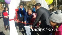 В Ак-Довураке после реконструкции открыты дворы, в одном из них обустроена смотровая площадка с беседкой