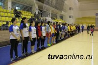 Айдана Ондар - лучшая нападающая по мини-футболу на турнире в Элисте