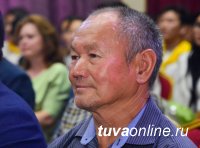 Глава Тувы вручил шахтерам государственные награды