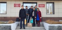 Тува: Молодежный актив Росреестра побывал в Республиканской детской больнице