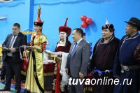 Эрес Кара-Сал победил в республиканском турнире по борьбе хуреш на призы Каа-Хемского кожууна Эрес Кара-Сал победил в республиканском турнире по борьбе хуреш на призы Каа-Хемского кожууна