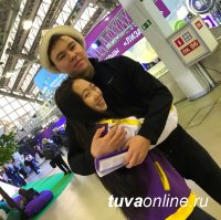 "Добрые сердца Тувы" запустили волну объятий на Международном форуме добровольцев в Москве