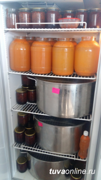 Цех в приграничном Эрзинском кожууне (Тува) производит около 100 банок облепихового варенья в день