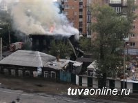 Житель Тувы, находясь в командировке в Иркутске, спас граждан из горящего дома