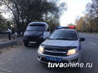 В Туве госавтоинспекторы выявили водителя, осуществлявшего перевозку пассажиров без лицензии и водительского удостоверения