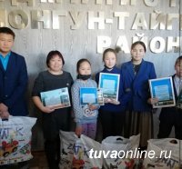 В Туве победители и призеры конкурса творческих работ среди детей оленеводов и сарлыководов получили призы от сенатора