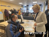 Сенатор Дина Оюн предложила министру МВД  по Республике Тыва в ходе его отчета в парламенте чаще выезжать в кожууны