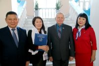 В Верховном Хурале Тувы наградили лучших журналистов