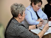 В Кызыле мать семерых детей, уже лишенную родительских прав на четырех из них, могут лишить прав на оставшихся трех