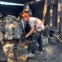 Чисто в доме. Как «Добрые Сердца Тувы» бесплатно помогают убрать в доме у пенсионеров