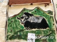 19 июля в Юрточном городке на площадке «МИР ВОЙЛОКА» жители Тувы смогут обучиться валянию из шерсти шарфов и шапочек
