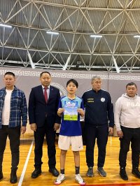Школьные футбольные команды Бажын-Алаака, Аксы-Барлыка, Шагонара, Кызыла, Усть-Элегеста, Эйлиг-Хема представят Туву на сибирском финале