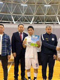 Школьные футбольные команды Бажын-Алаака, Аксы-Барлыка, Шагонара, Кызыла, Усть-Элегеста, Эйлиг-Хема представят Туву на сибирском финале