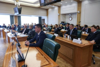 Тува получит в 2024 году дополнительные 1,6 млрд рублей в террфонд ОМС – сенатор Дина Оюн