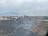 В Дзун-Хемчикском районе Тувы пожарные спасатели отбили от огня чабанскую стоянку