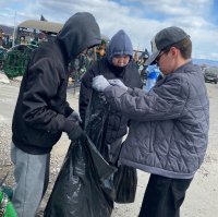 Добрые сердца Тувы привели в порядок места захоронения павших героев СВО