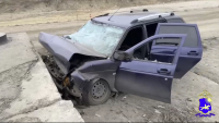 Житель Тувы погиб, врезавшись на машине в бетонный колодец