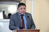 Руслан Цаликов предложил на сессии парламента Тувы делегировать в Совет Федерации Шолбана Кужугета, фракция КПРФ - Лодой-Дамба Куулара