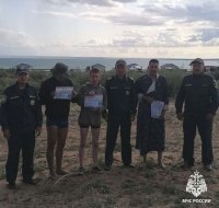 В Туве троих молодых мужчин унесло течением на надувном матрасе