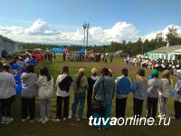 Сенатор Дина Оюн побывала в детском лагере отдыха "Чодураа", которому предстоит реконструкция