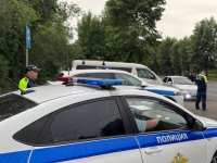 За день сплошных проверок на дорогах Тувы остановлены 23 водителя, не имевших права садиться за руль