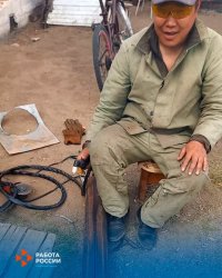 Ветеран СВО открыл в отдаленном селе Тувы бизнес по металлообработке благодаря соцконтракту