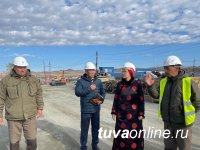 Сенатор Дина Оюн ознакомилась с ходом строительства школы в г. Чадане