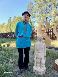 Начын Монгуш завоевал Гран-При конкурса мастеров резьбы по дереву "Образ Победы"