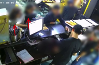 В Туве задержали местного жителя за покупку банковской карты у школьницы