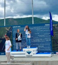 Жительница Тувы Айдана Допуй-оол взяла золото на фестивале плавания в Красноярском крае среди сибиряков