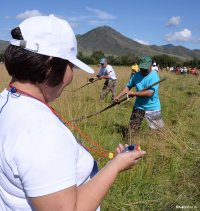 В Туве вновь пройдет конкурс среди бригад ручных косарей. Приз победителя - 300 тысяч рублей