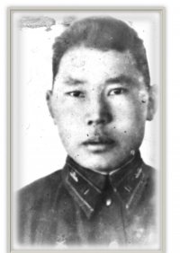 В Туве издана книга, рассказывающая о командире тувинских добровольцев-танкистов Нурсате Тюлюше