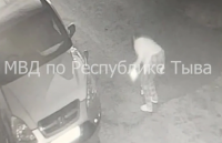 В Туве женщина подожгла машину соседки после пьянки 