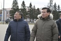 Тува приняла от Главы Калмыкии эстафету проведения Международного буддийского форума